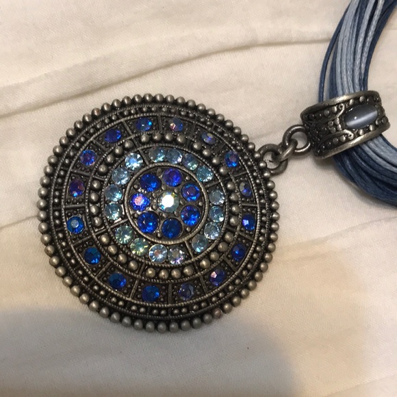Beautiful choker with different tones of blue - Picture 2 of 6